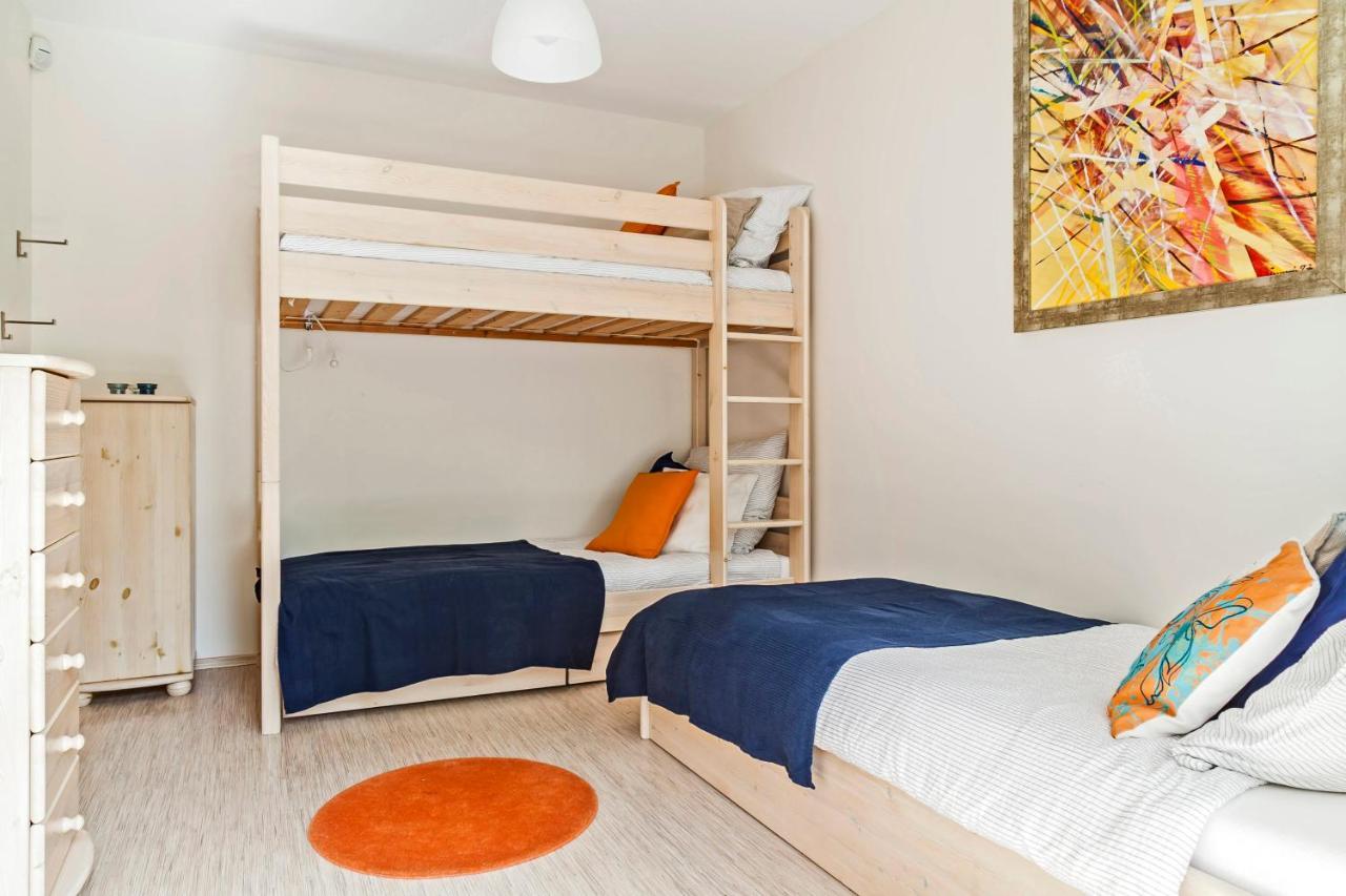 Panoramic Art Apartment With Jacuzzi Balatonlelle Bagian luar foto