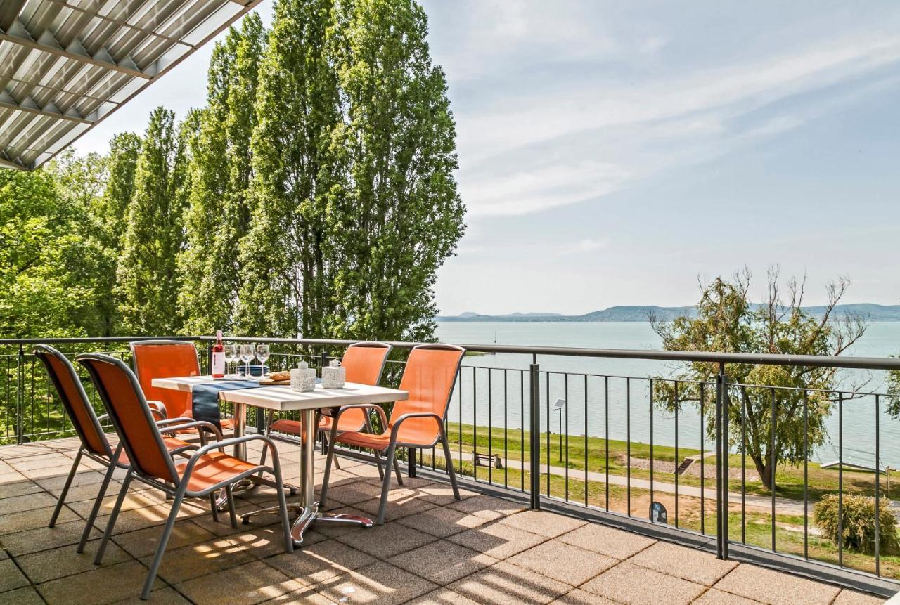 Panoramic Art Apartment With Jacuzzi Balatonlelle Bagian luar foto