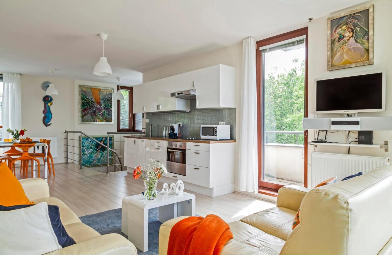 Panoramic Art Apartment With Jacuzzi Balatonlelle Bagian luar foto